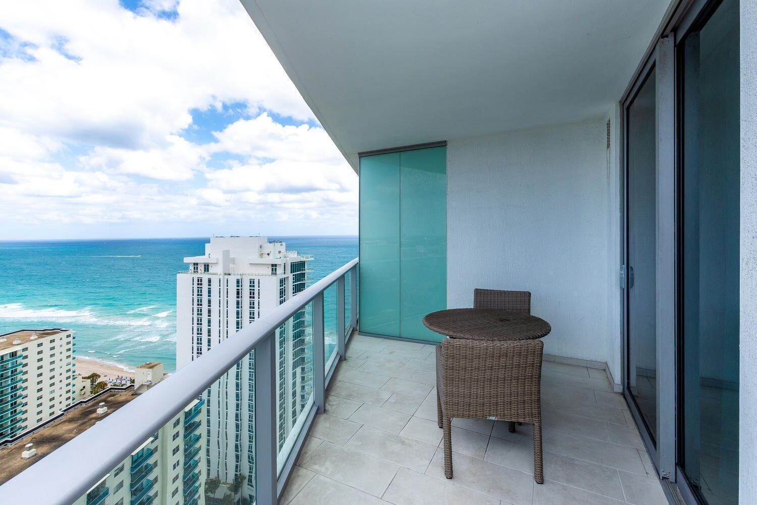 Lyfe Resort & Residences Hollywood Exterior photo