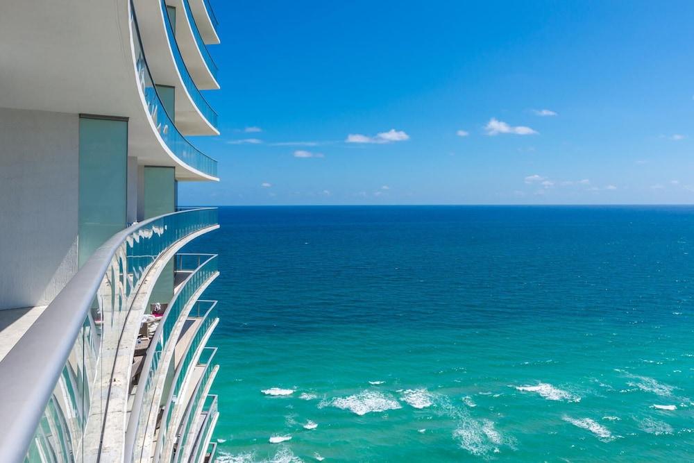 Lyfe Resort & Residences Hollywood Exterior photo